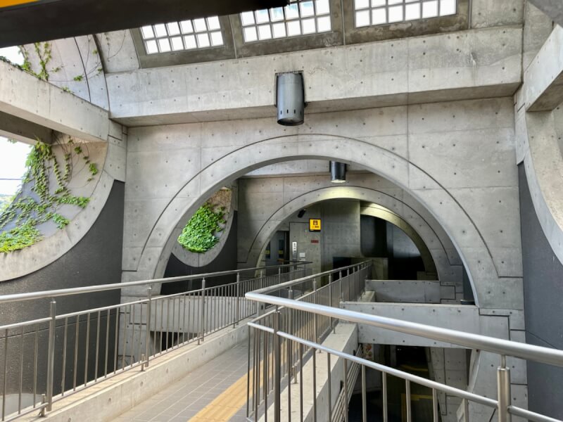 京阪の宇治駅のエレベーターまでの通路