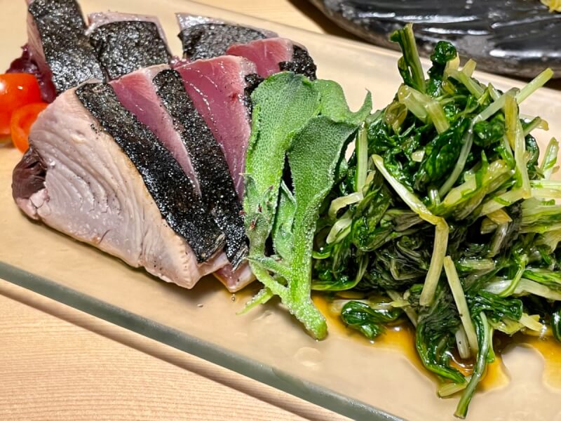 おにかいの高知県産初鰹タタキ～水菜の生姜醤油漬け～