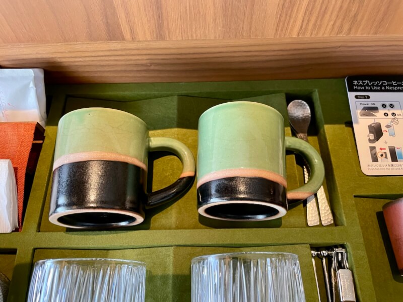 HOTEL THE MITSUI KYOTOの部屋のマグカップ