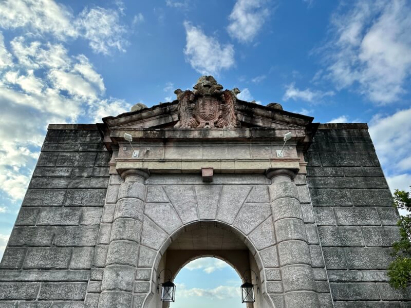 パルケエスパーニャのグラナダスの門