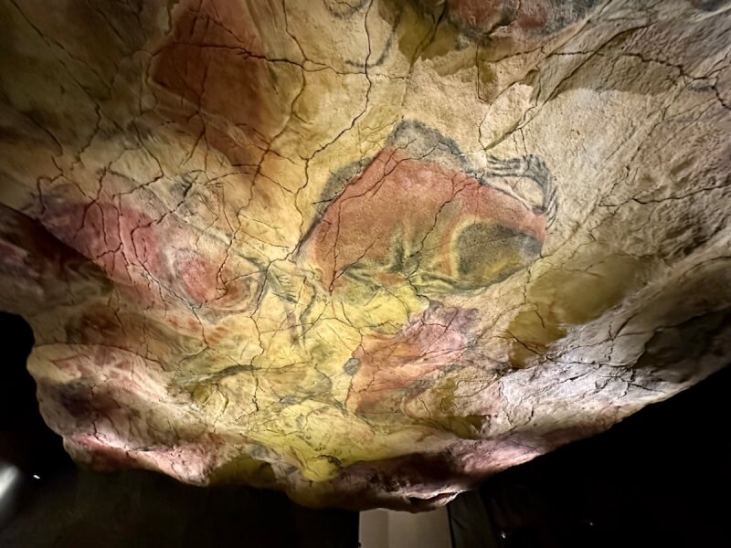 パルケエスパーニャのハビエル城博物館のアルタミラ洞窟の壁画実物大レプリカ