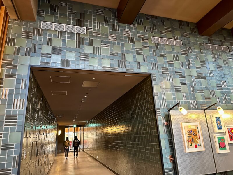 エースホテル京都の信楽焼の内装