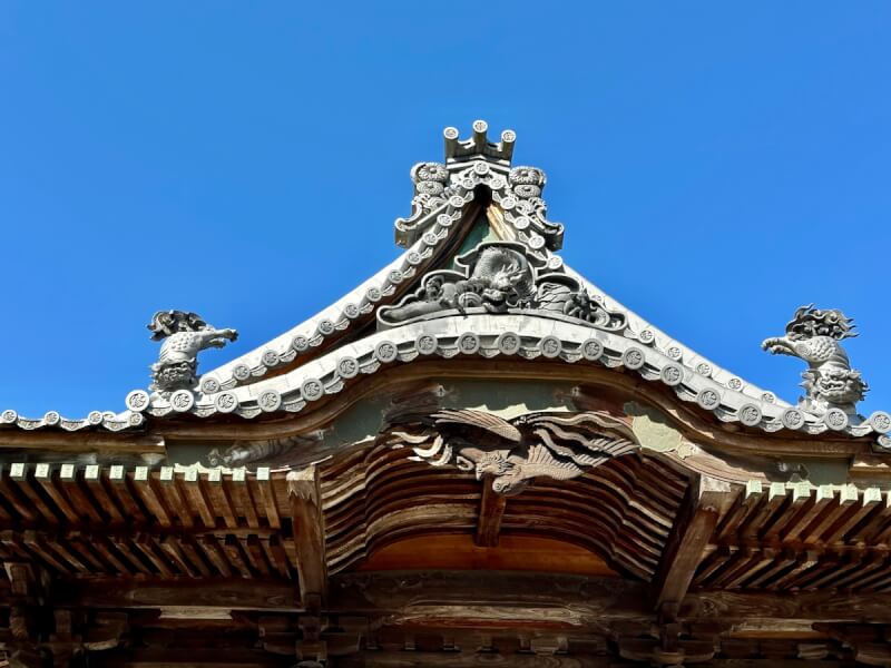 修禅寺の本堂の瓦屋根