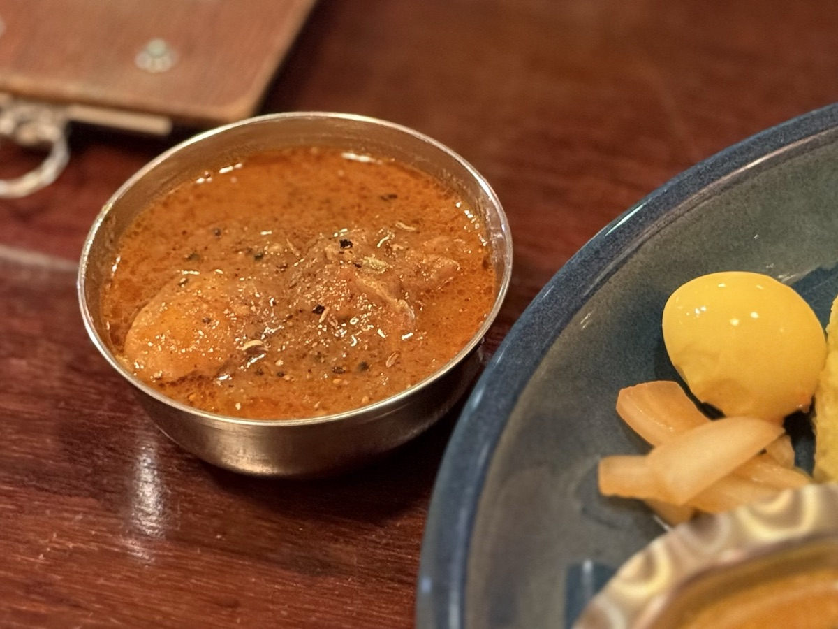 プチカレーとして頼んだチキンカレー