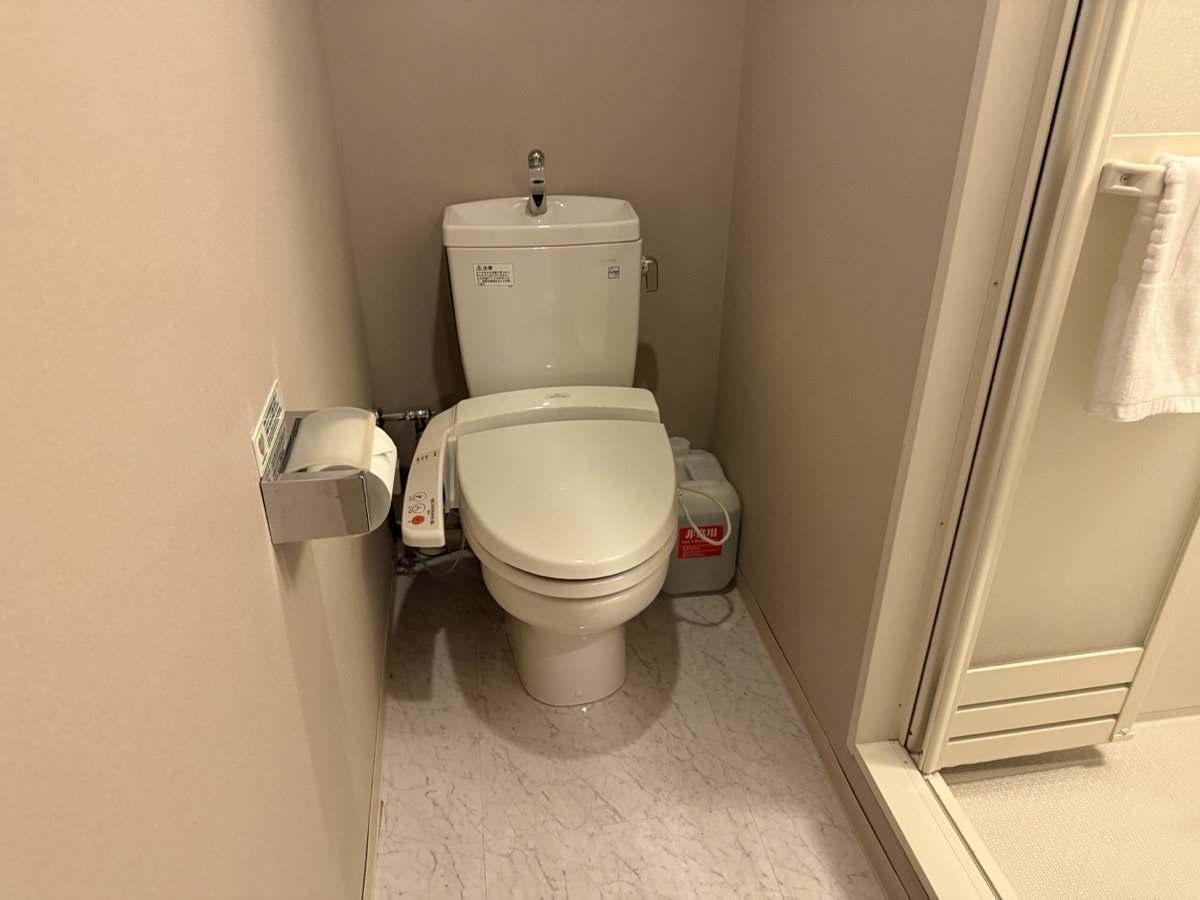 ドーミーイン秋田のツインルームのトイレ