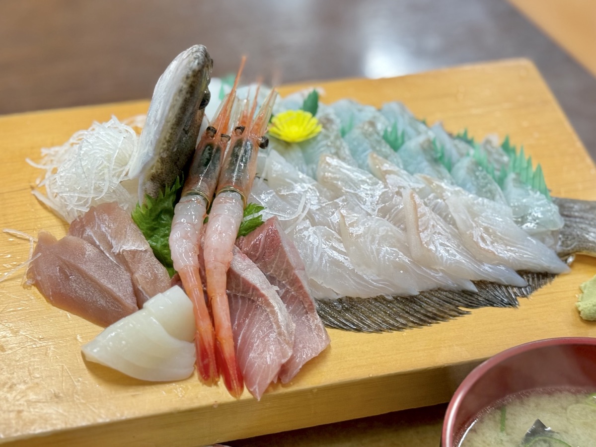 男鹿海鮮市場・海鮮屋の海鮮定食のお刺身