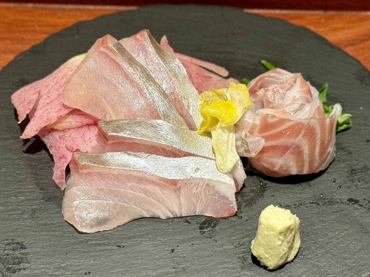 とっぴんぱらりのぷ
刺身二種盛り