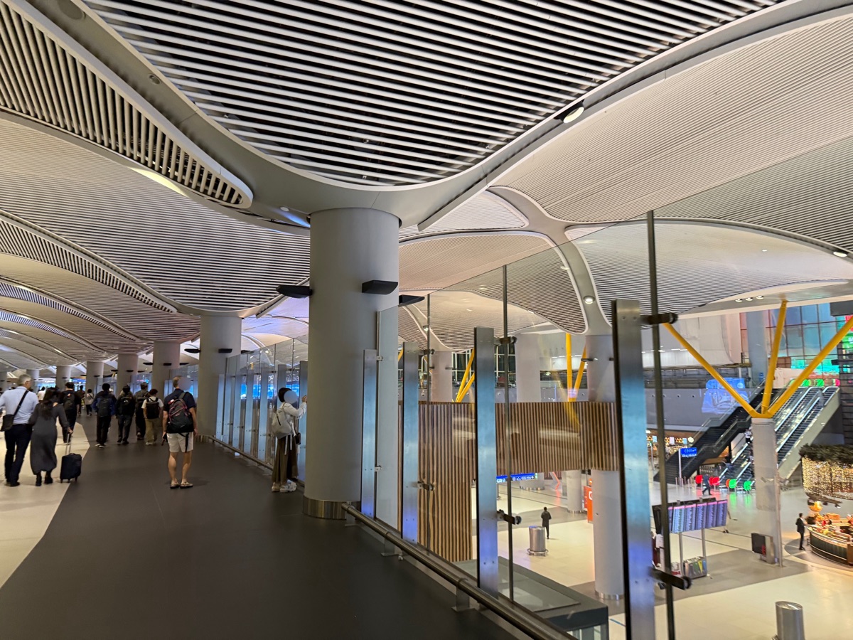 イスタンブール国際空港の中の景色