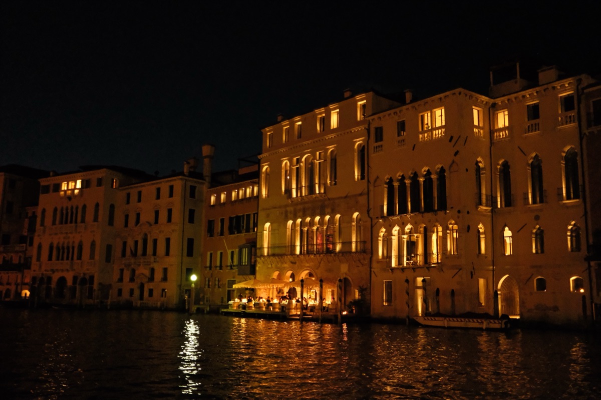 ヴァポレットから見た夜の景色