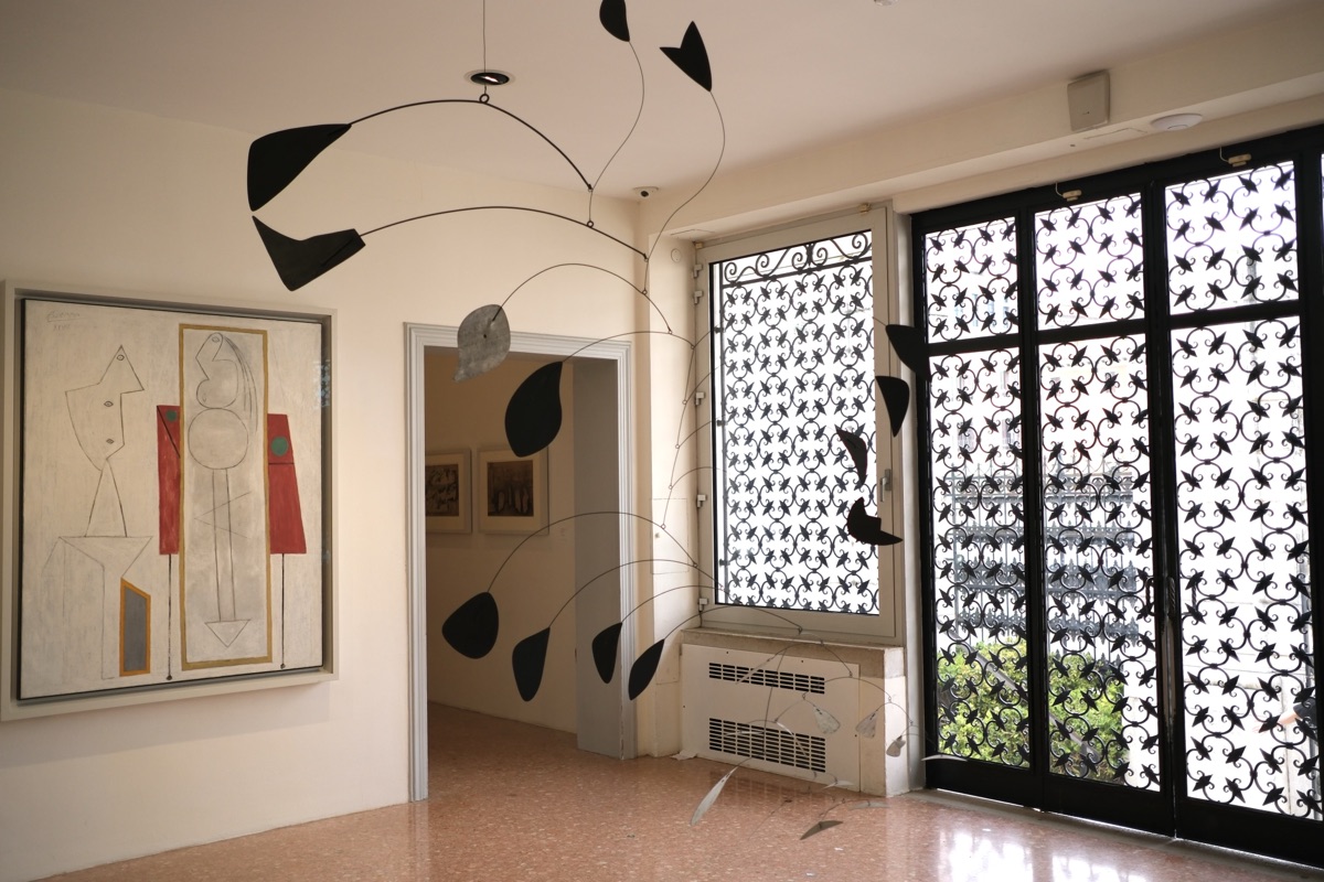 花弁の弧（Arc of Petals）