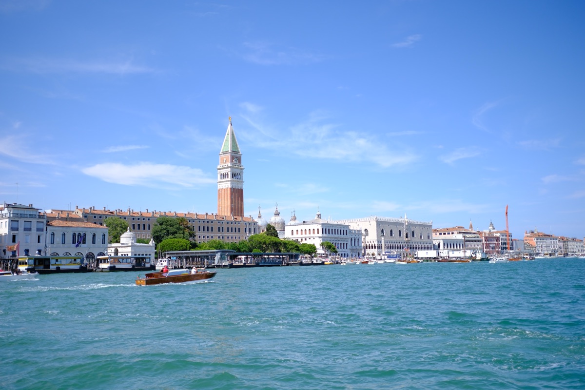 プンタ・デッラ・ドガーナの外から見たヴェネツィアの景色