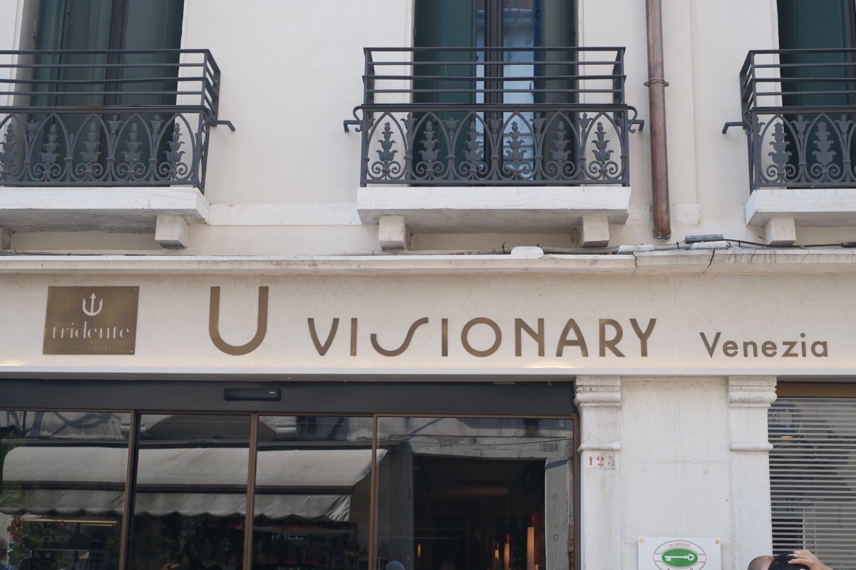 U Visionary Hotelの外観