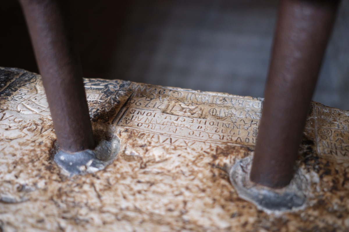 ドゥカーレ宮殿の監獄に刻まれた文字