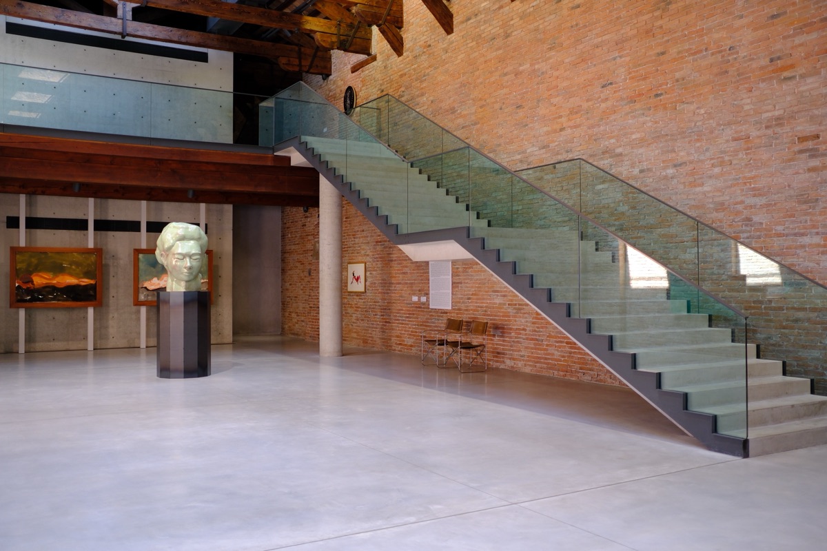 大きな女性の頭部（Großer Frauenkopf）