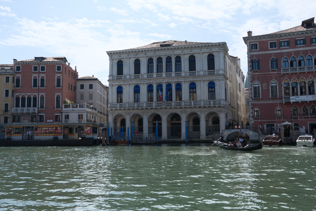 ドルフィン・マニン宮