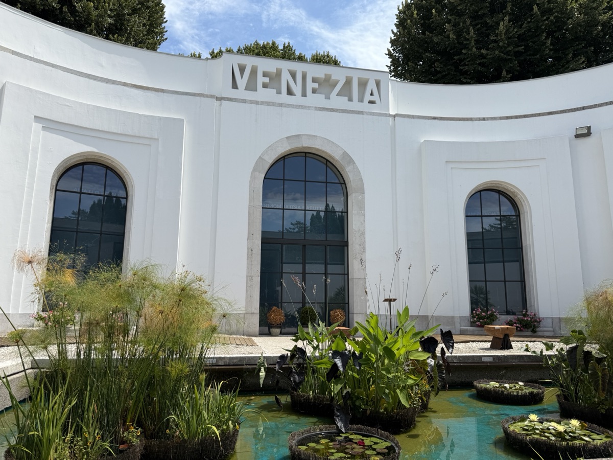 ヴェネツィア・ビエンナーレ ヴェネツィア館