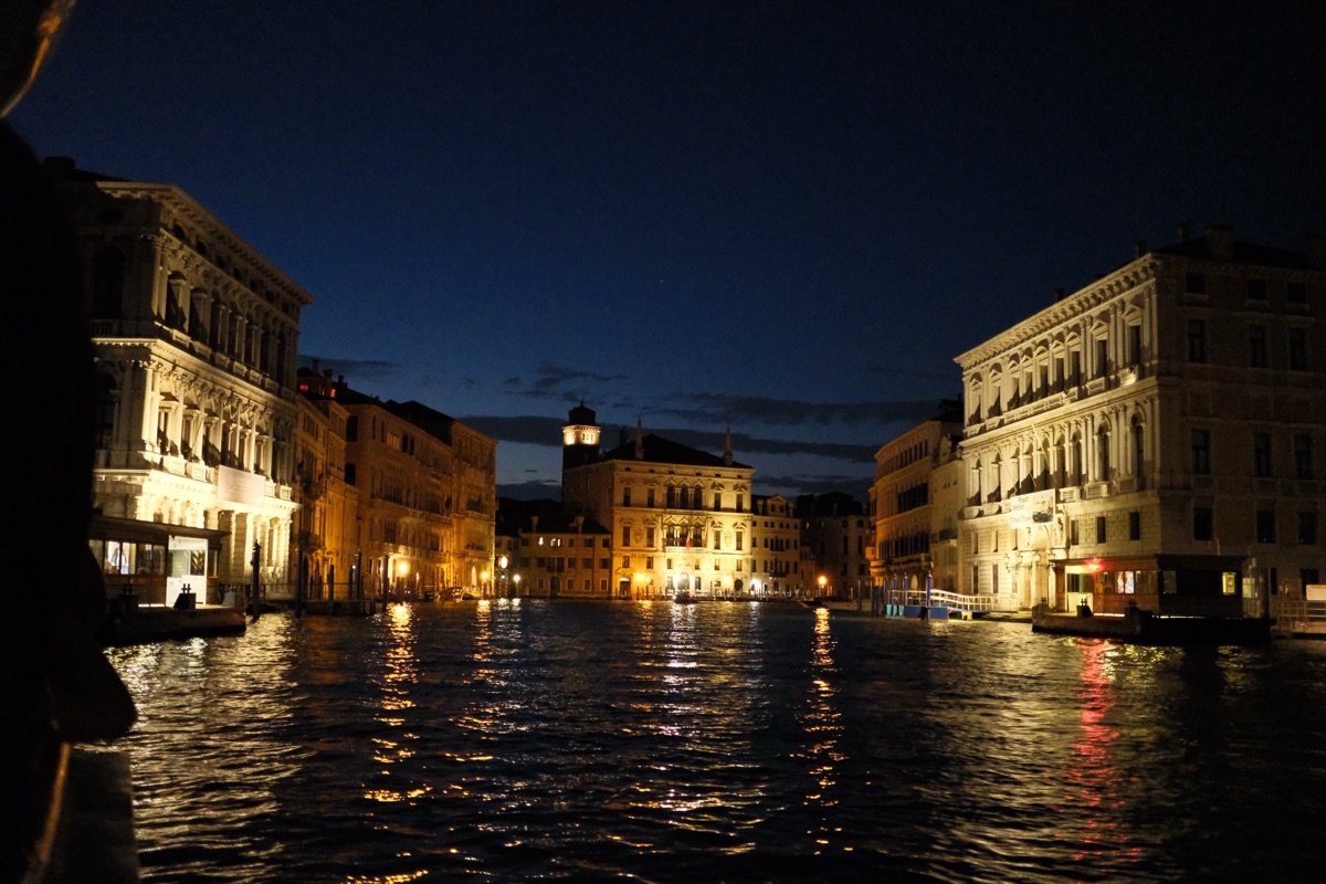 ヴァポレットから見た夜の景色
