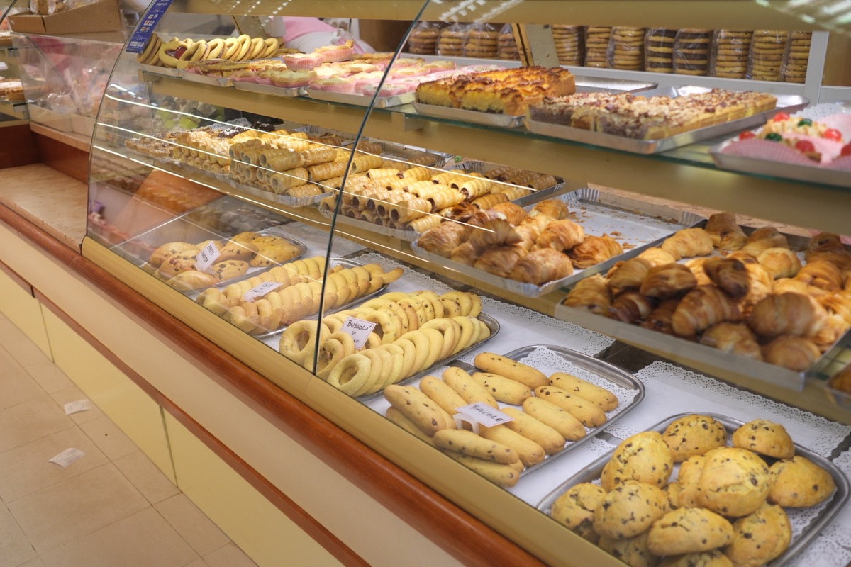 カルメリーナ・パルミザーノ（Carmelina Palmisano）のガラスのショーケース