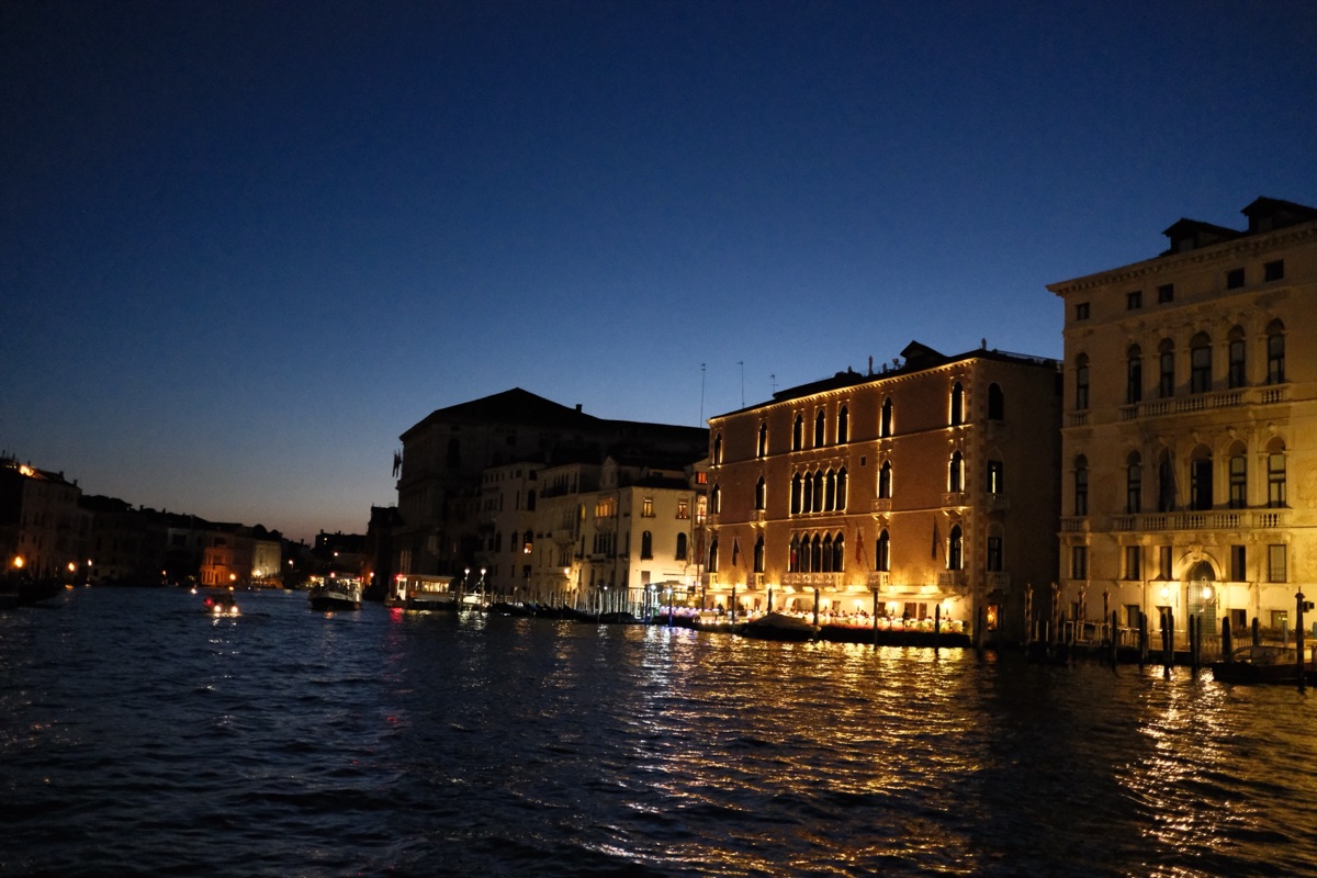 ヴァポレットから見た夜の景色