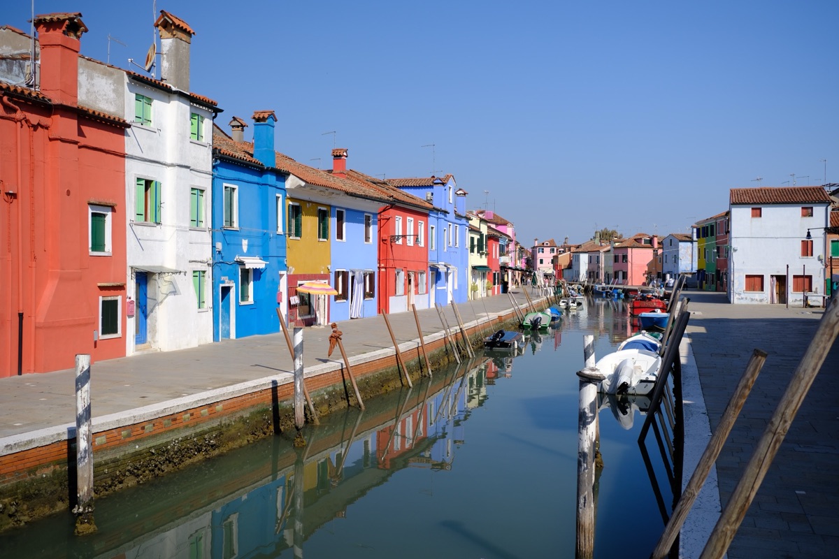 ブラーノ島のカラフルな街並み