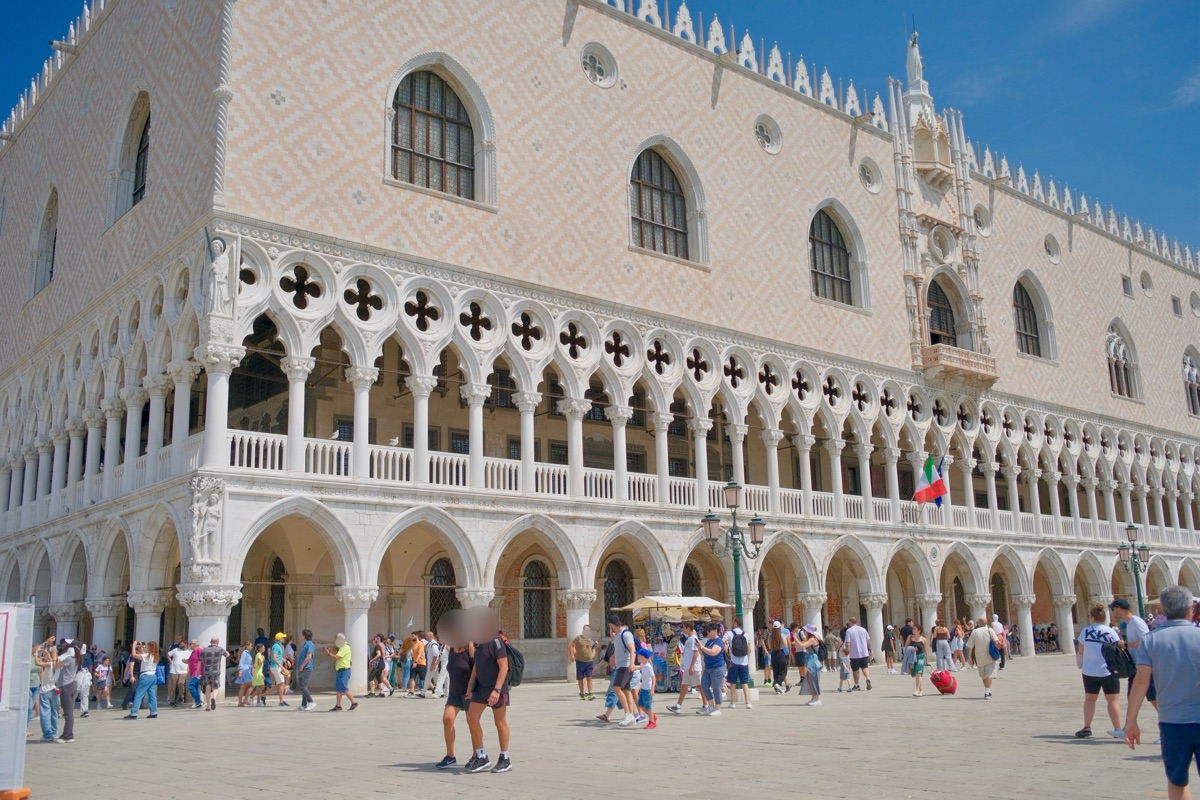 ドゥカーレ宮殿