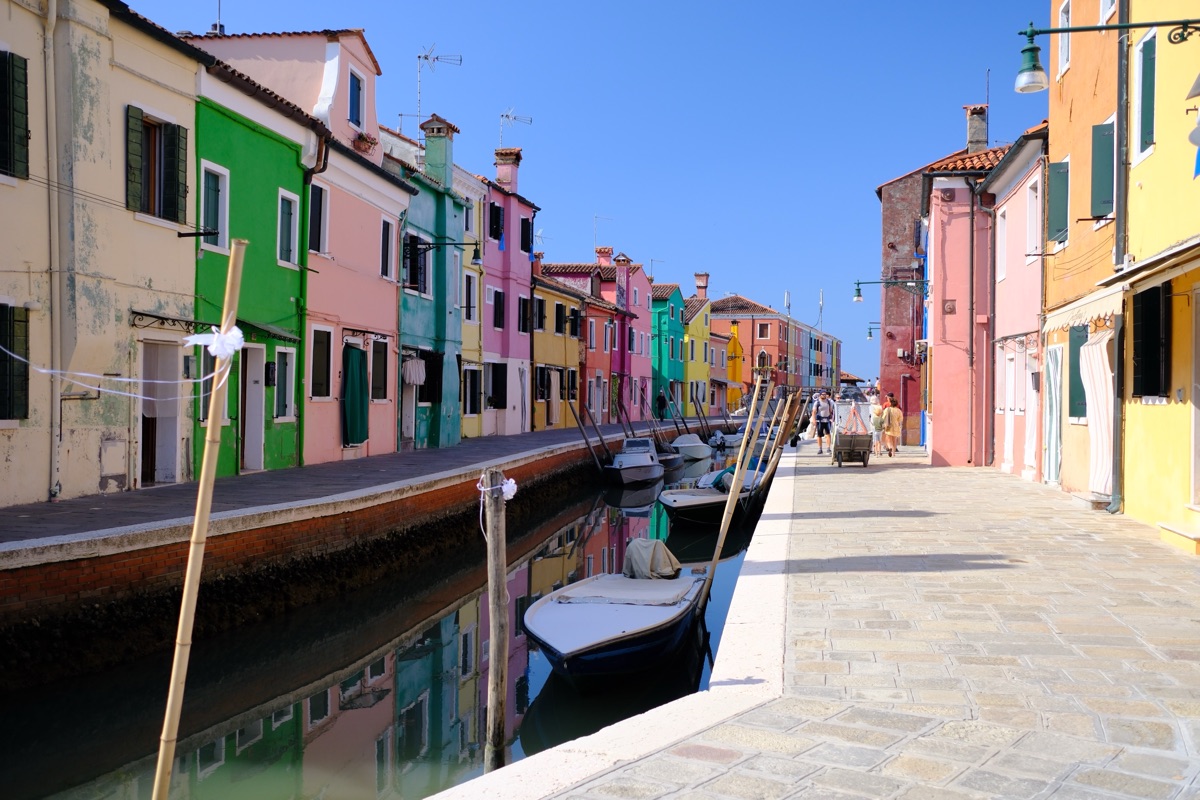ブラーノ島のカラフルな街並み