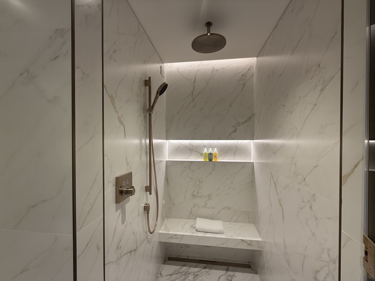 W Florenceのシャワーブース