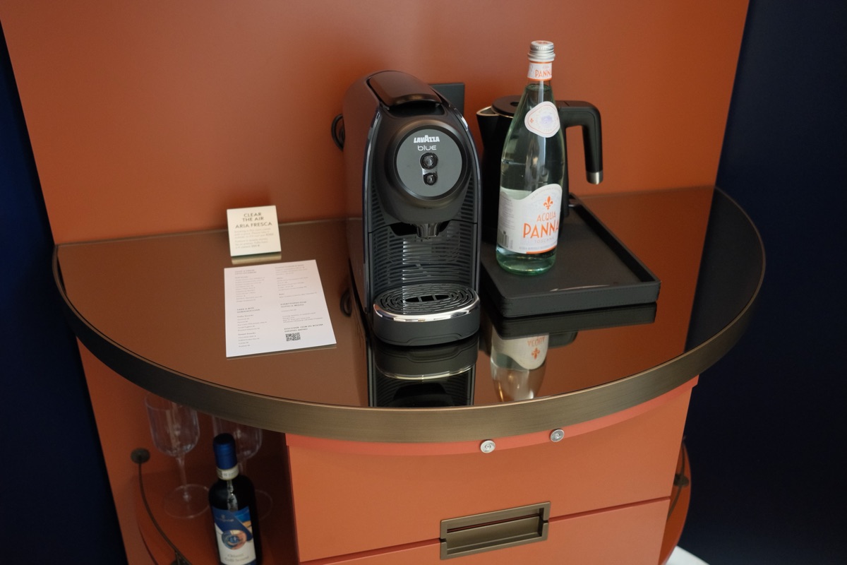 W Florenceの部屋に置かれたコーヒーマシン