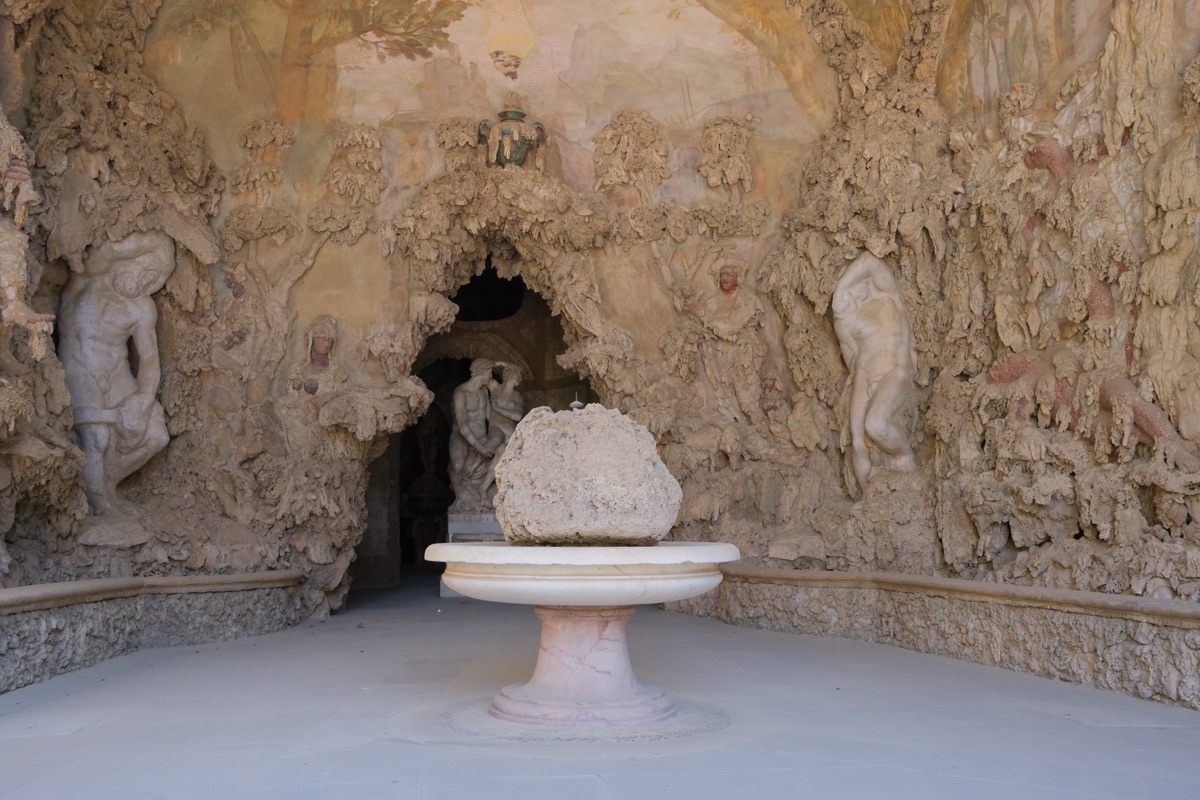 ブォンタレンティ洞窟の第一の間