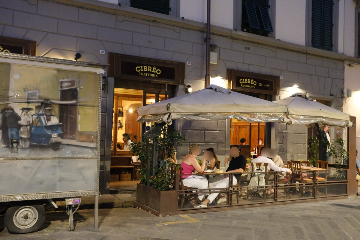 チブレオ・トラットリアの外観