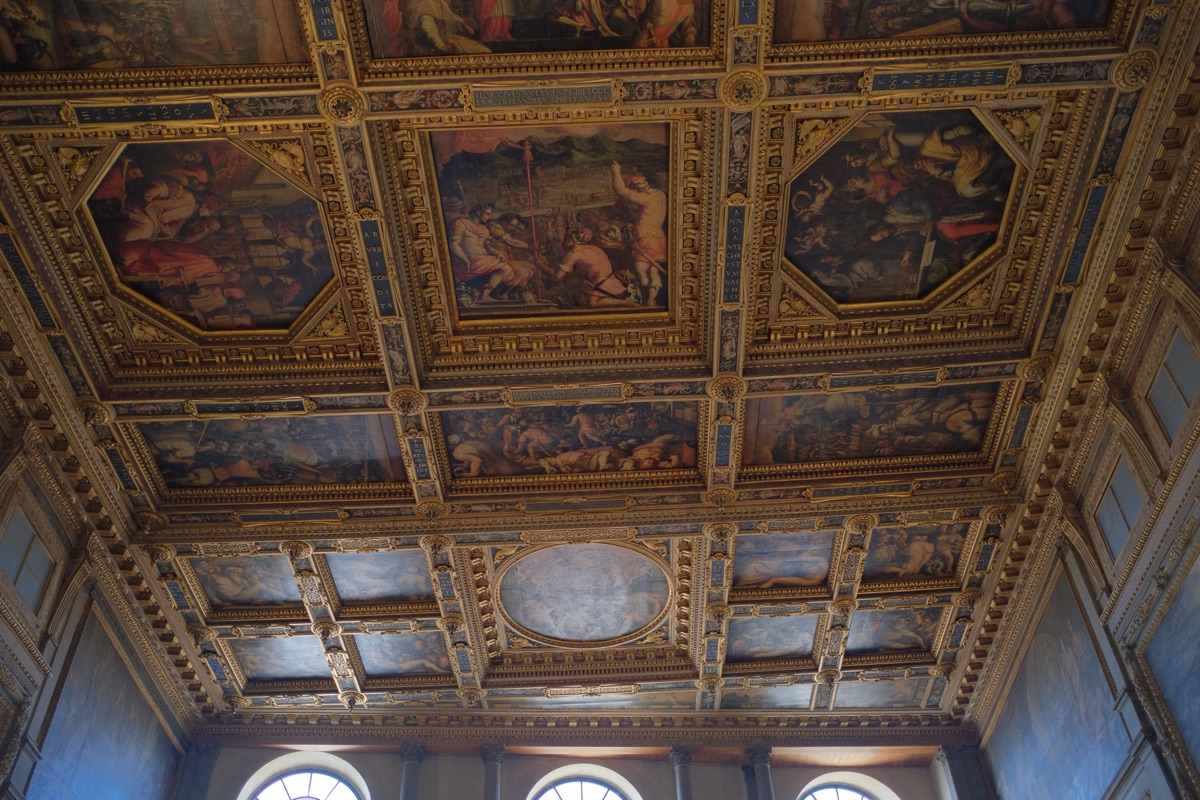 五百人広間(Salone dei Cinquecento)の天井の絵