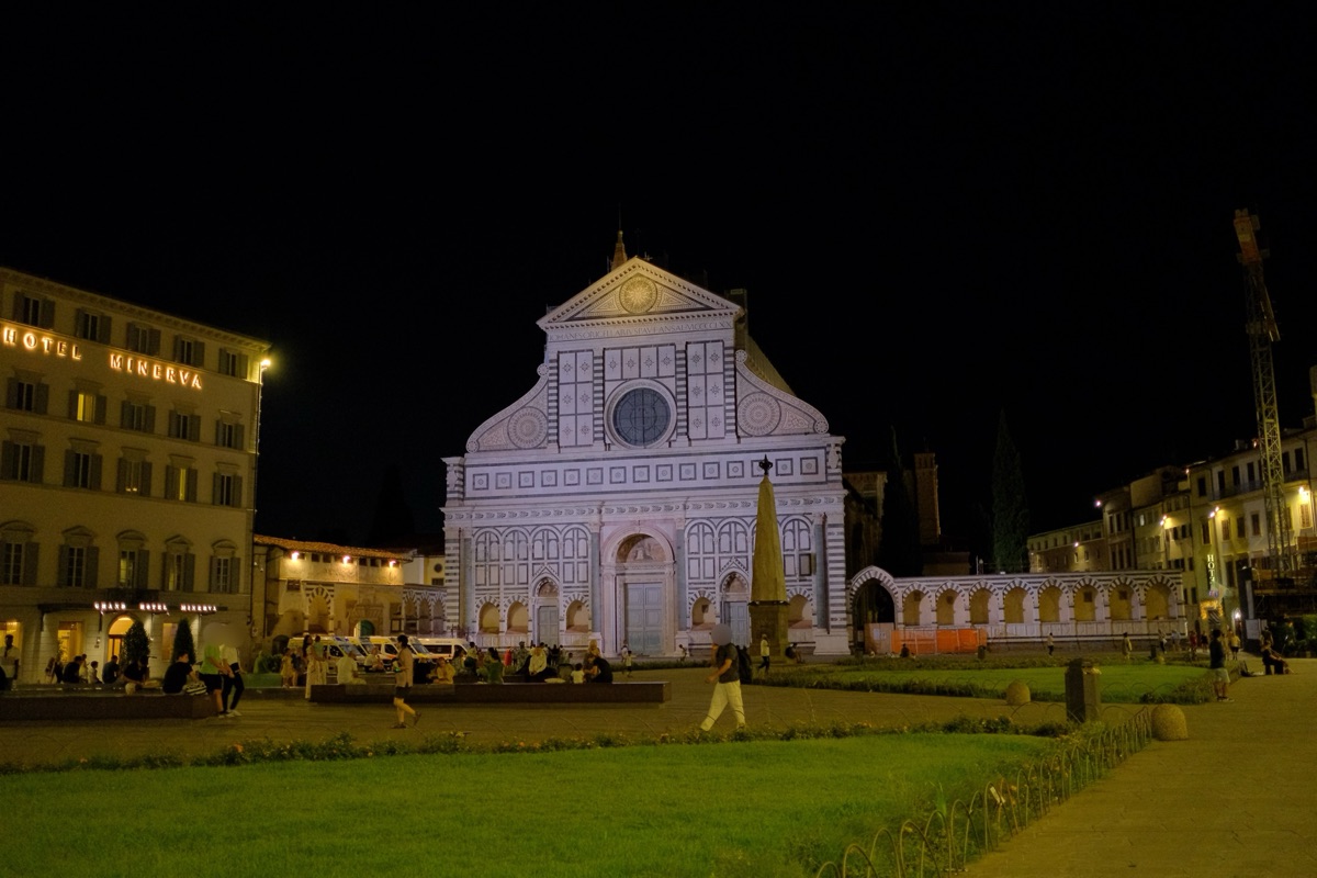 夜のサンタ・マリア・ノヴェッラ教会