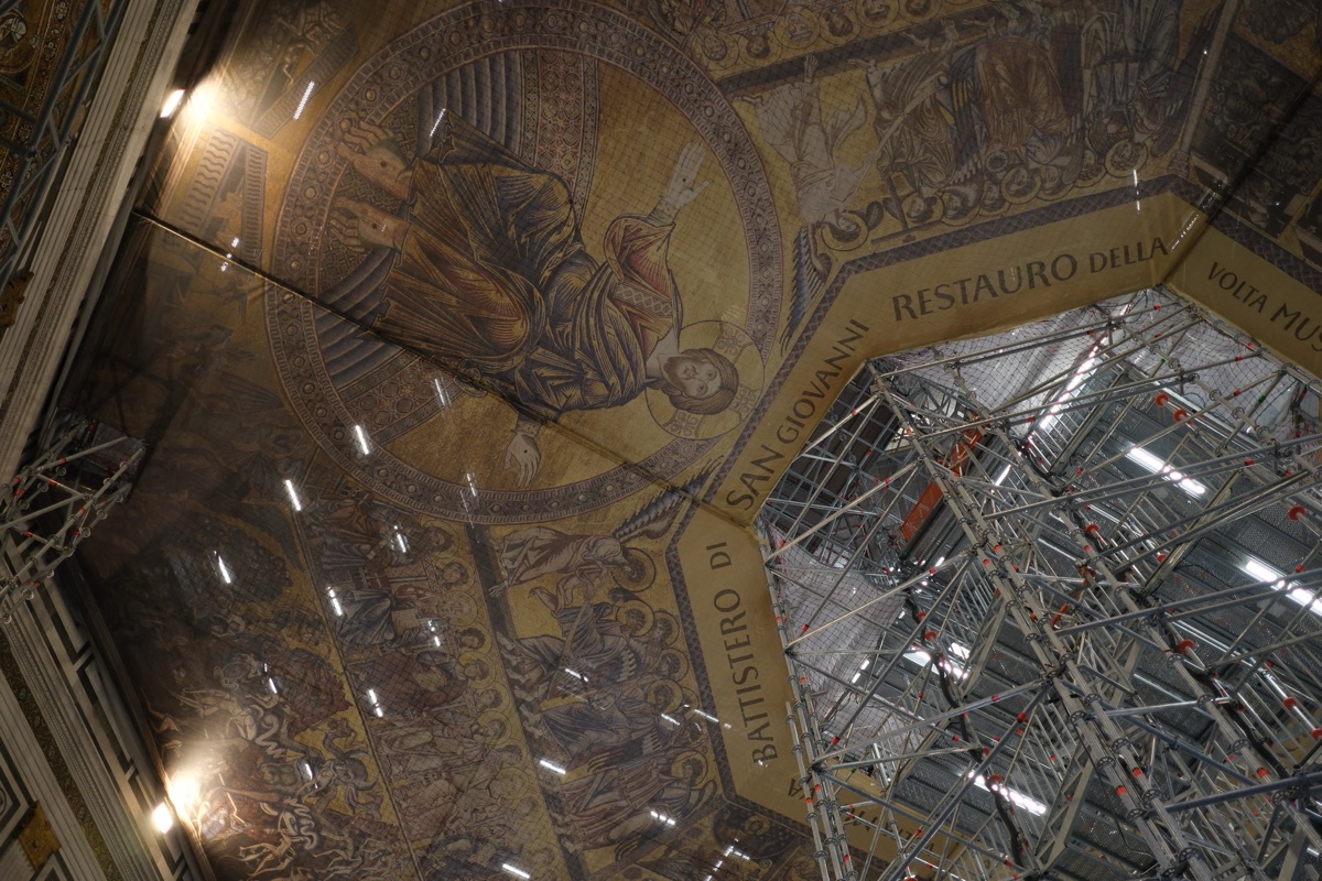 サン・ジョヴァンニ洗礼堂の養生幕に描かれた最後の審判