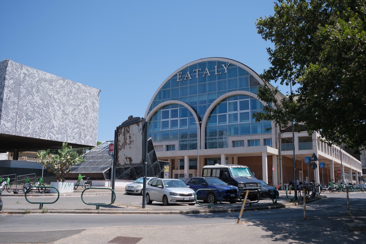 イータリー・ローマの外観