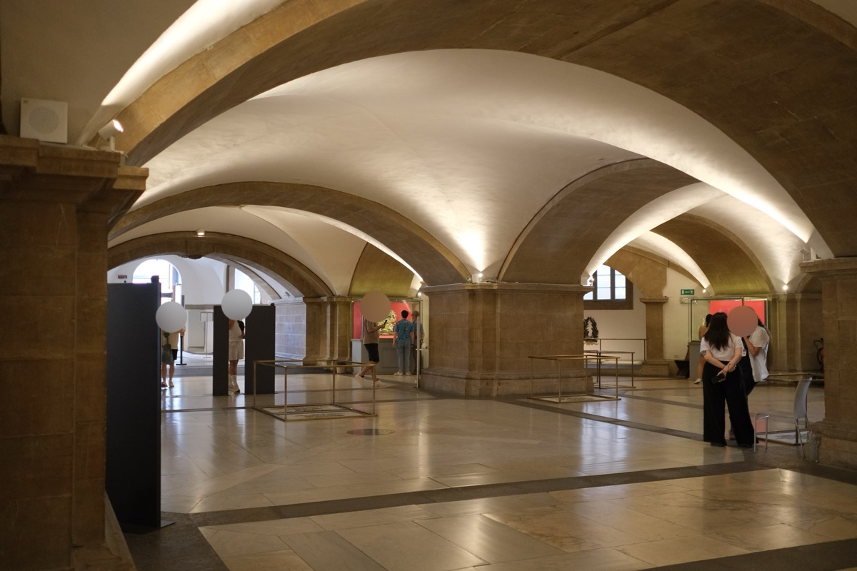 メディチ家礼拝堂の地下墓所／クリプタ