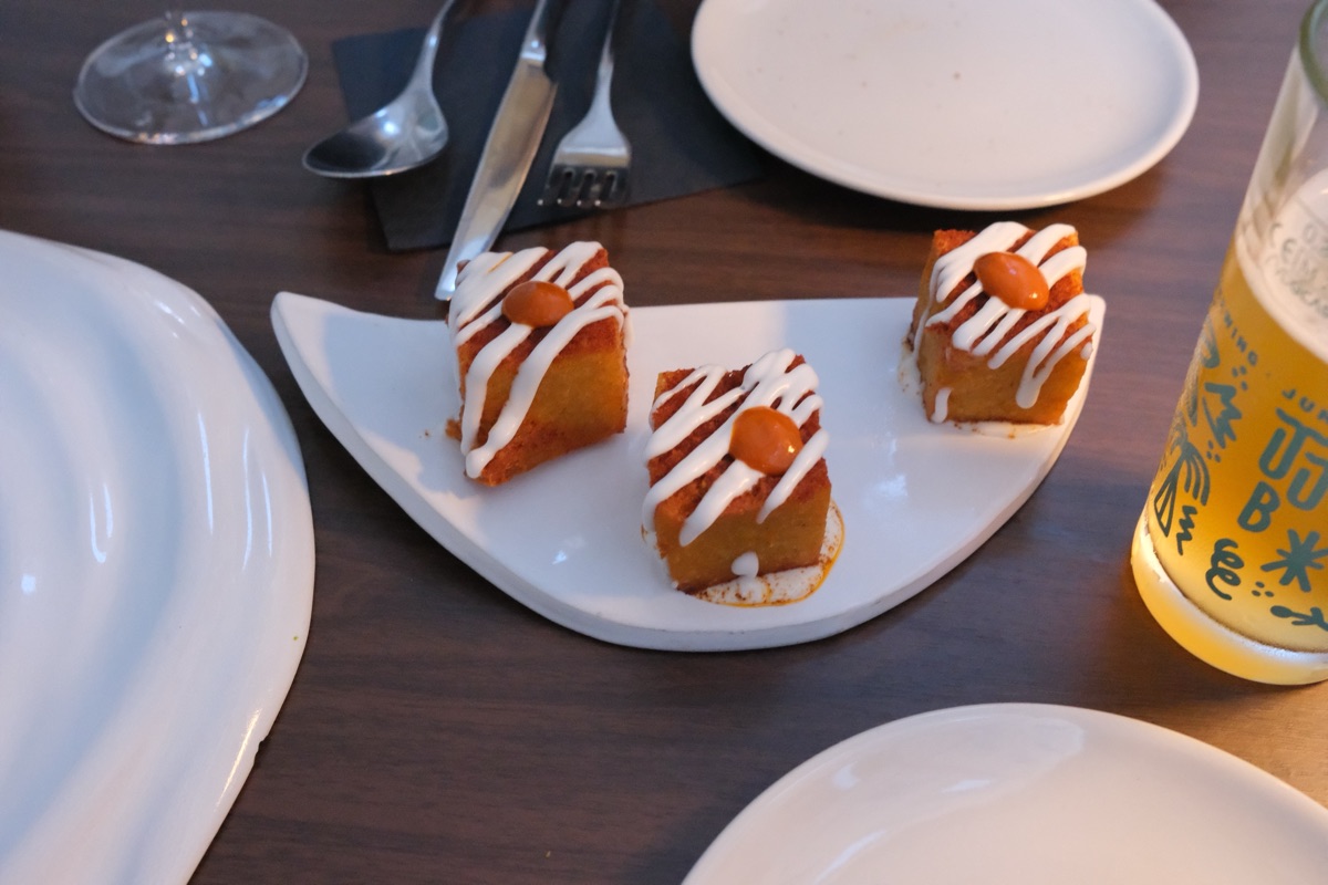 ピリ辛ブラバソースのフライドポテト アイオリ添え