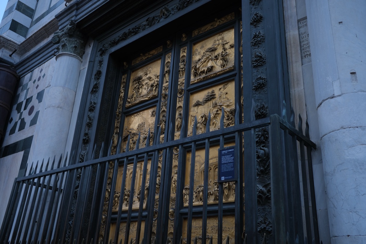 サン・ジョヴァンニ洗礼堂の東門