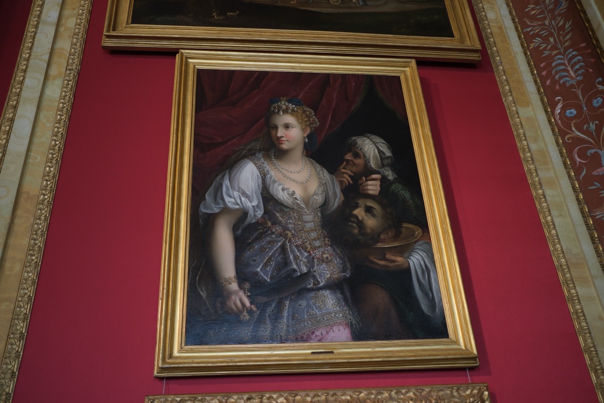 ホロフェルネスの首を持つユディト