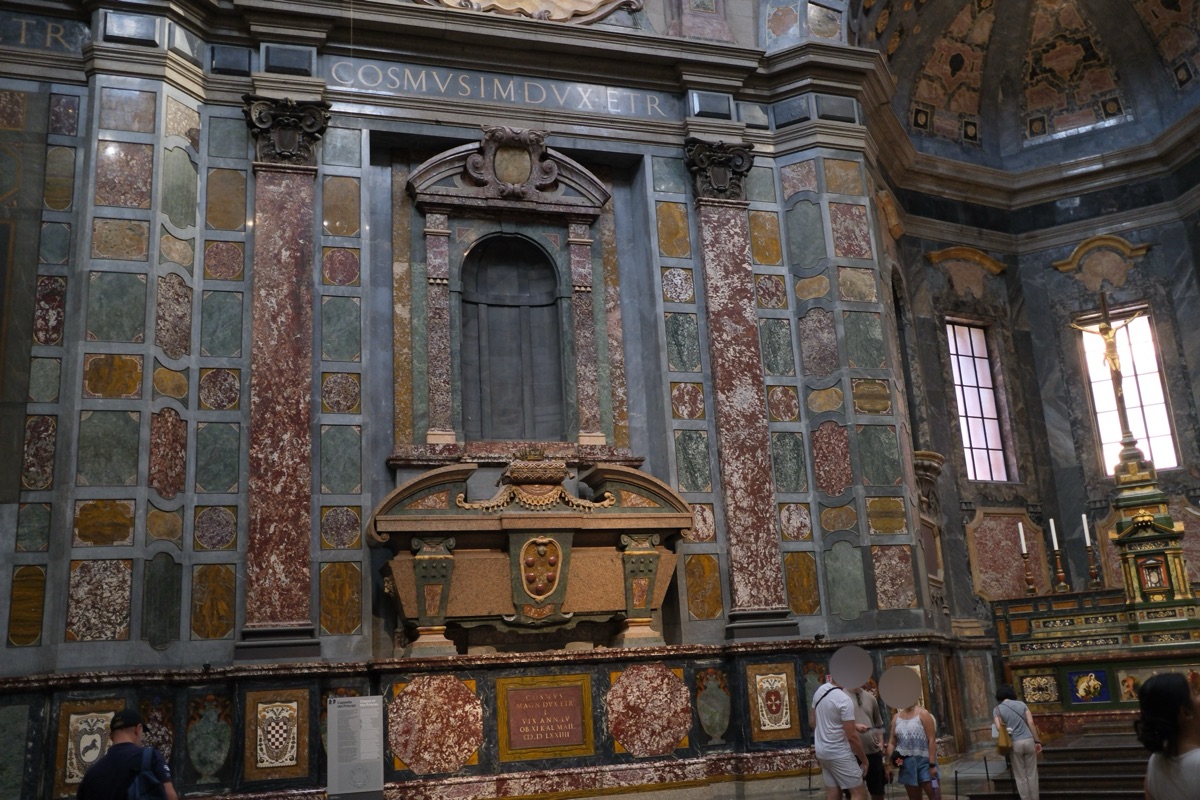 メディチ家礼拝堂のコジモ１世・デ・メディチの墓所