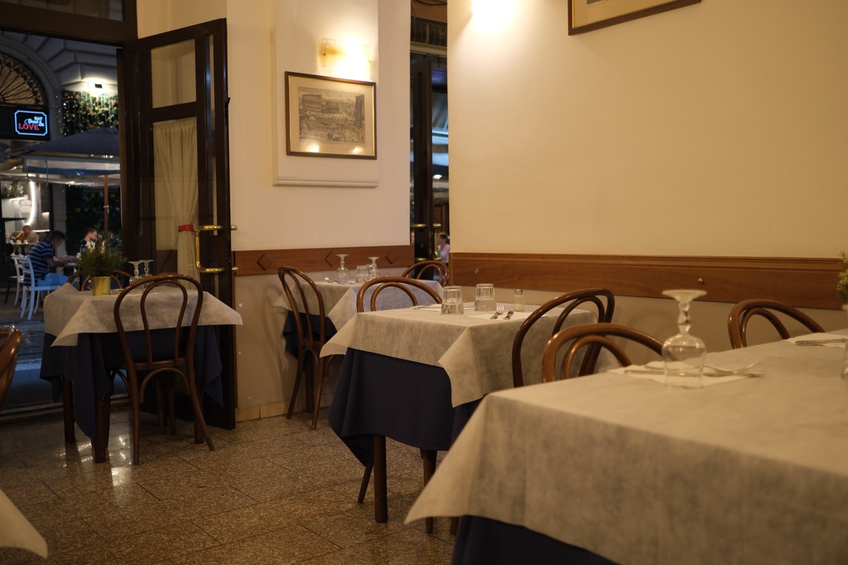 リストランテ・サンティの店内