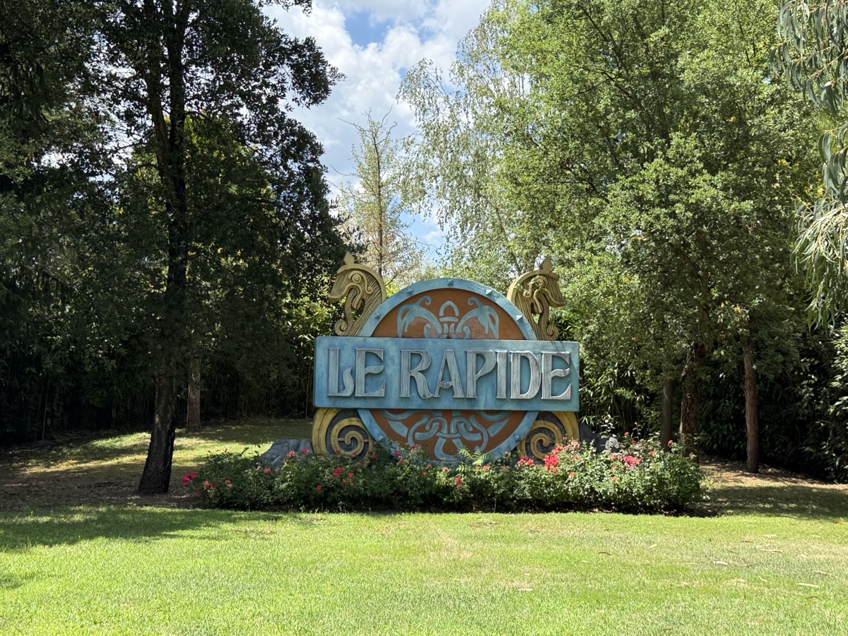 ラピーデの看板