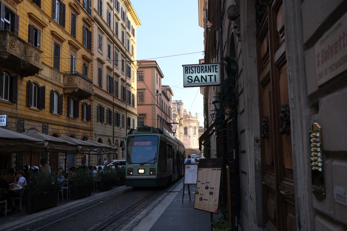 リストランテ・サンティがある街並み