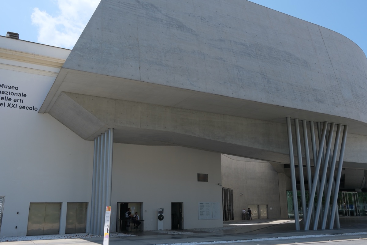 イタリア国立21世紀美術館（MAXXI）