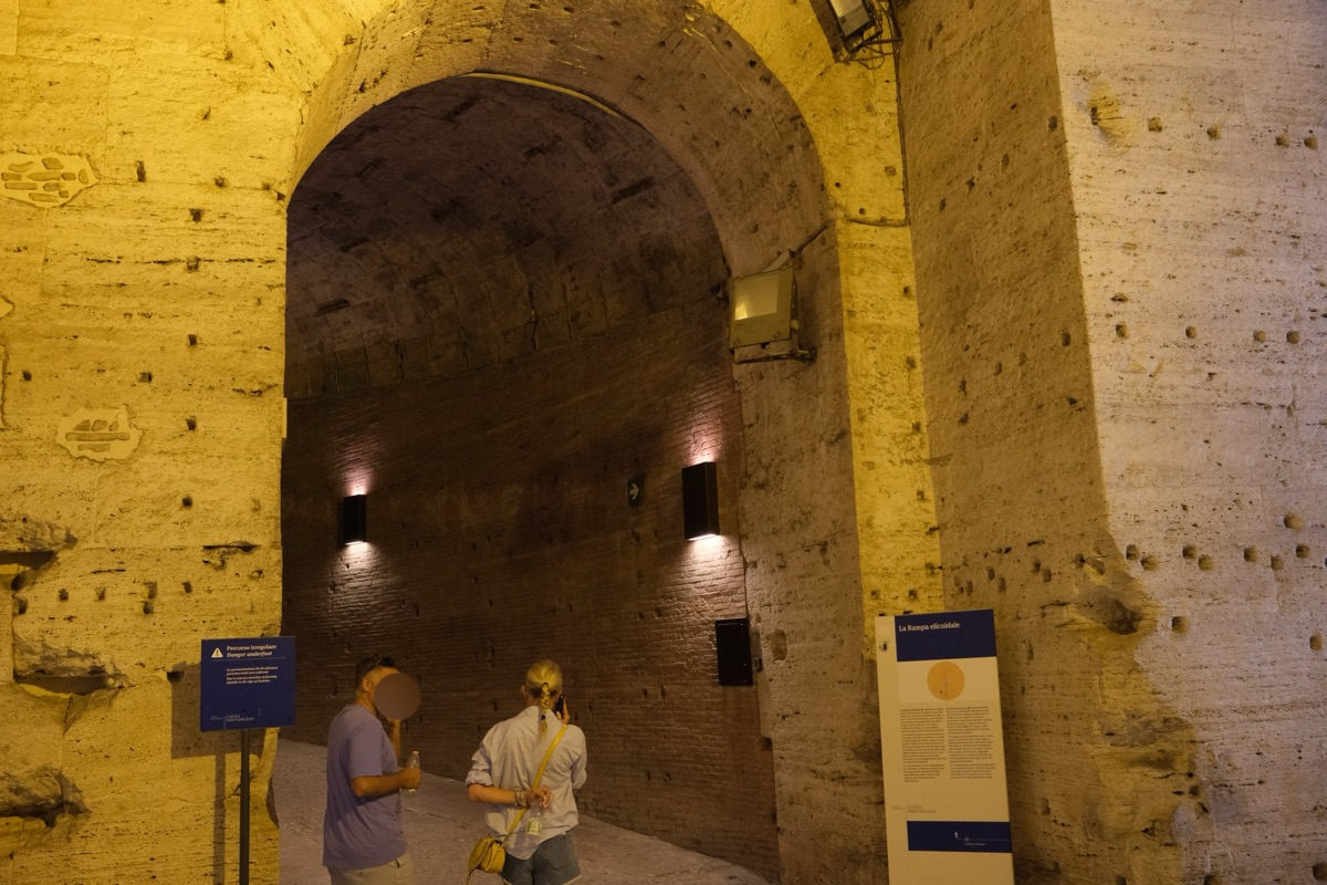 サンタンジェロ城の中のスロープ