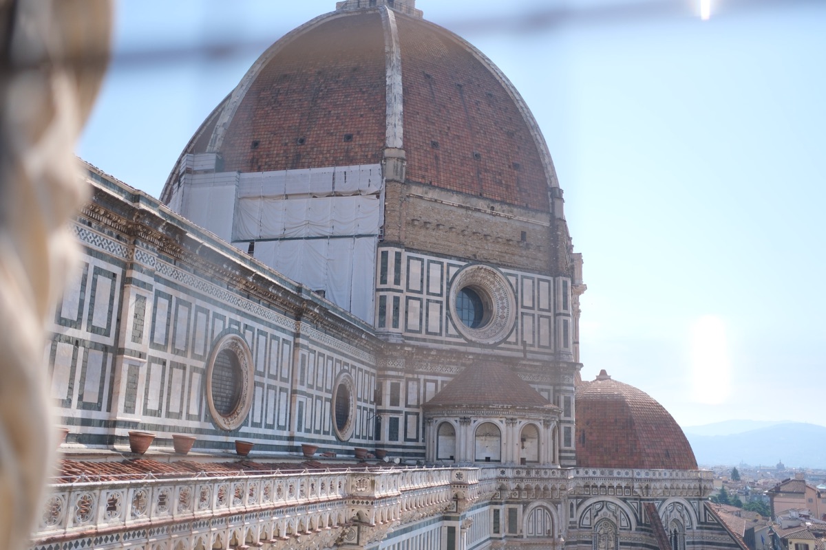 ジョットの鐘楼を登る途中に見たドゥオーモ