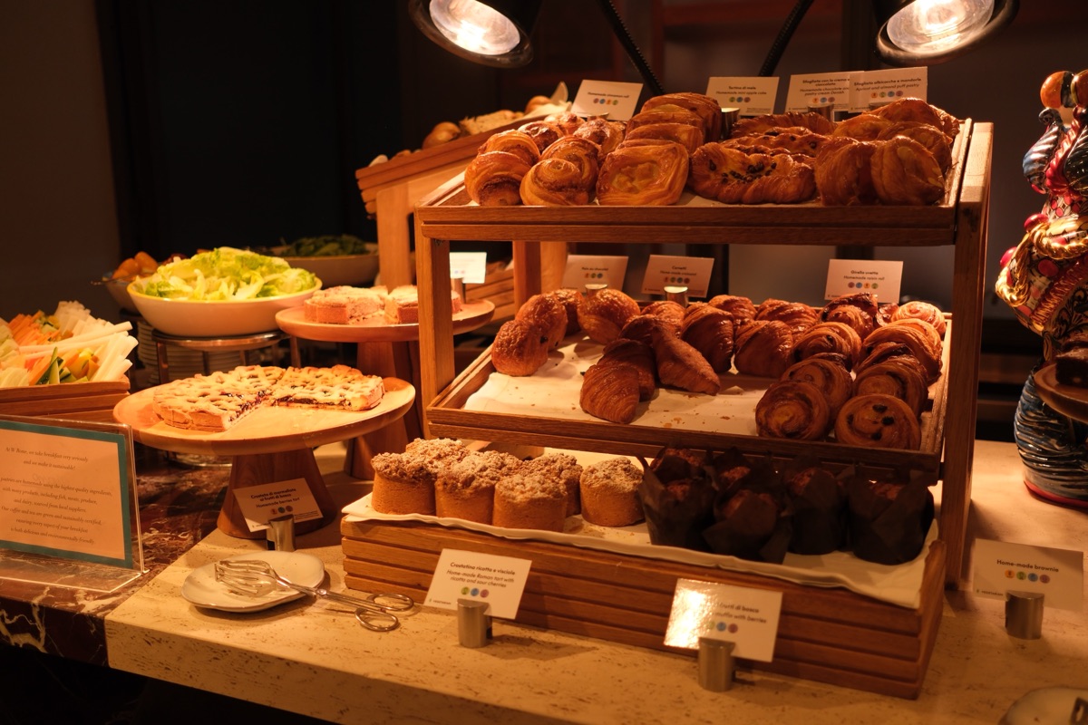 Wローマの朝食のペイストリーコーナー