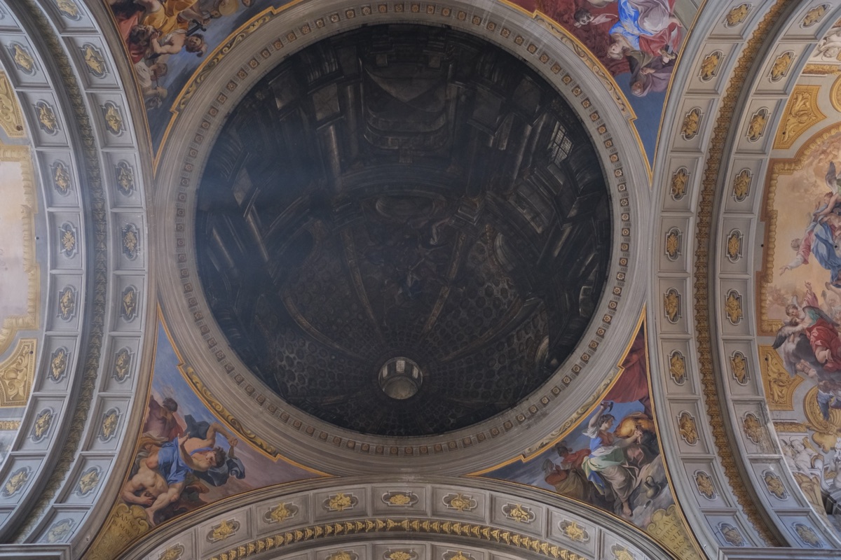 サンティニャツィオ・ディ・ロヨラ教会の屋内に施さられたトロン・プルイユ（騙し絵）によるドーム