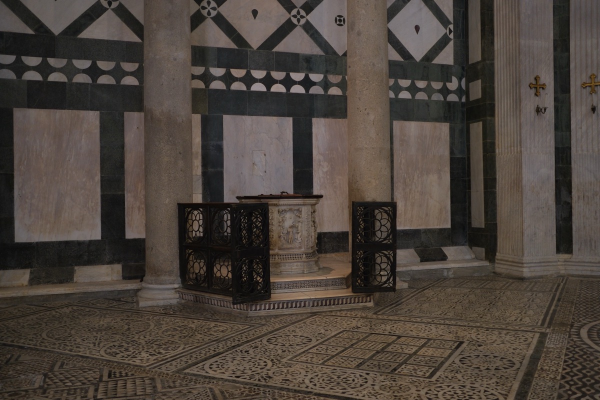 サン・ジョヴァンニ洗礼堂の洗礼盤