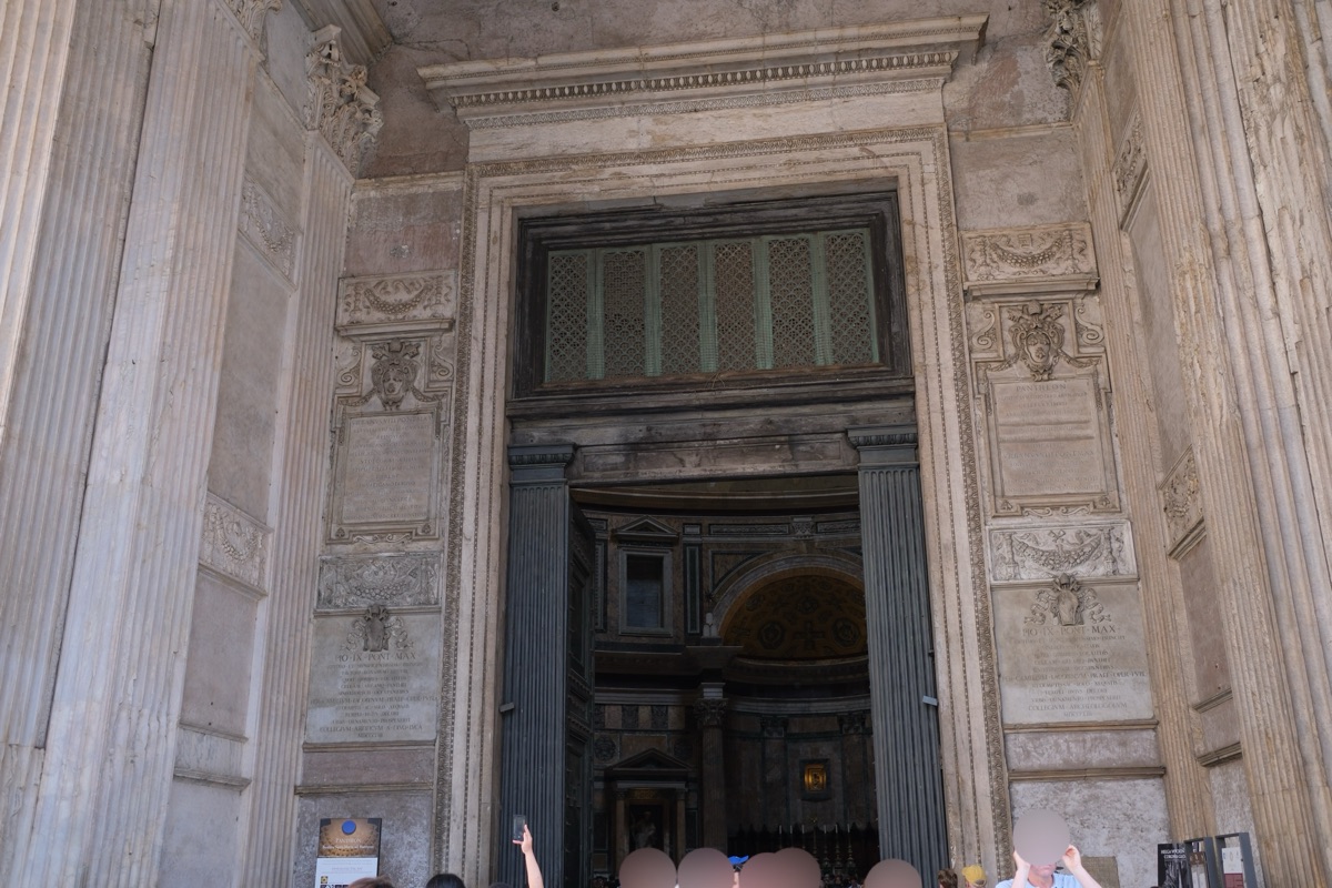 パンテオンの入り口