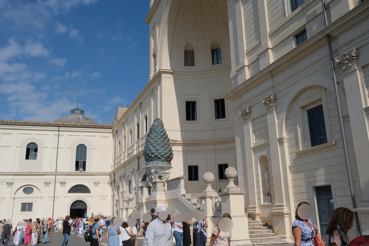 ピーニャの中庭